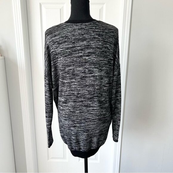 Aritzia Wilfred free Heathered  Black Trim Devinette V-neck Sweater - Picture 4 of 15